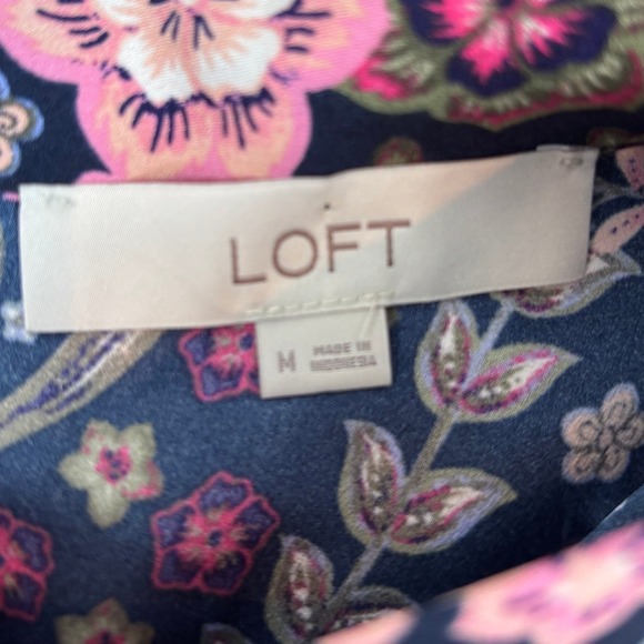LOFT Womens Floral Paisley Puff Sleeve Blouse Navy Pink Size Medium - Picture 3 of 6